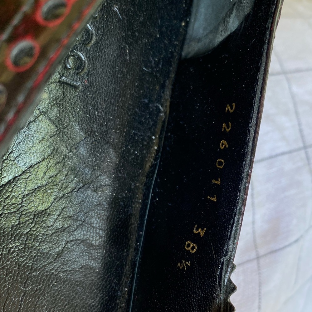 Gucci Red & Black Brogue Style Flats - 38.5 - Picture 8 of 11